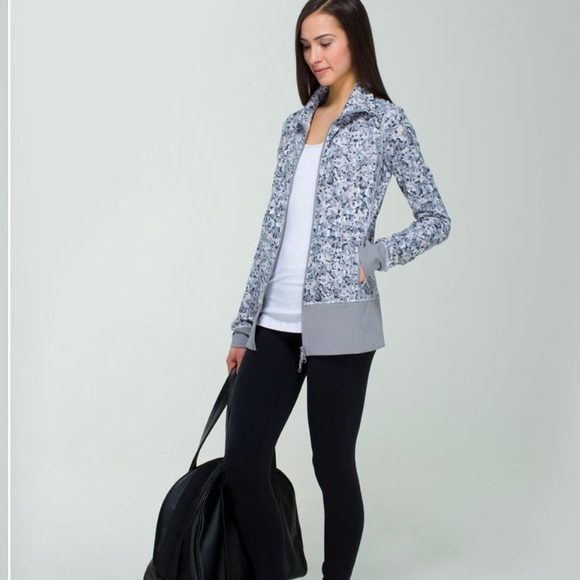 lululemon Nice Asana Jacket Fleur Silver Spoon Grey Sz 4 - Picture 15 of 15